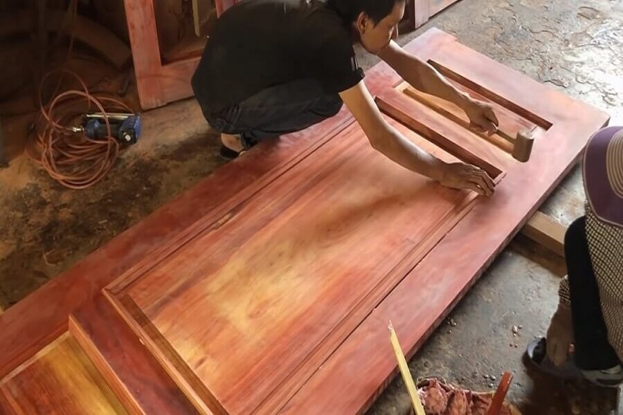 Sửa cửa gỗ