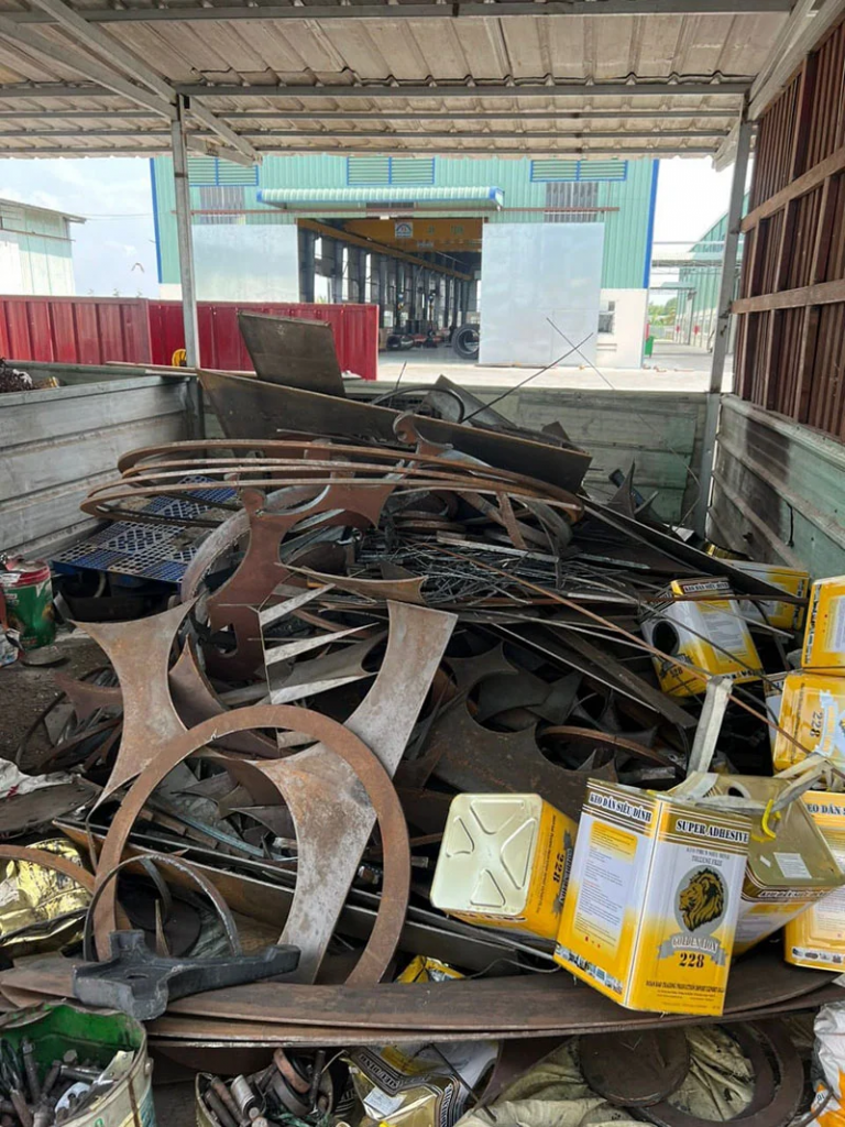 Thu mua phế liệu sắt thép giá rất cao, hàng đầu thị trường 4 Thu mua phế liệu sắt thép